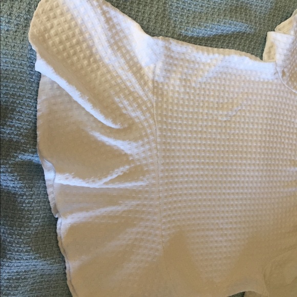 Beautiful nwot top - Picture 2 of 4